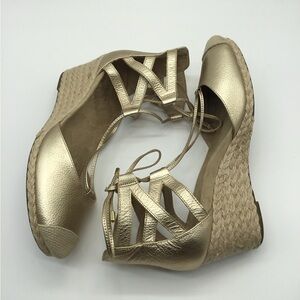 Vionic Metallic Gold Wedge Sandals